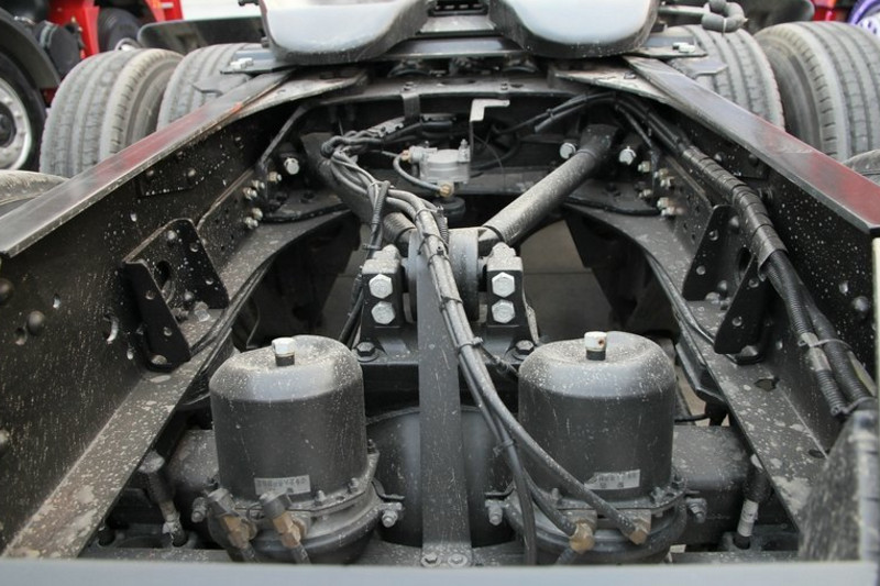 陜汽重卡 德龍X3000 460馬力 6X4 LNG 國(guó)五牽引車(chē)(SX42584X344TL)