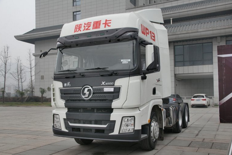 陜汽重卡 德龍X3000 輕量化版 500馬力 6X2 國(guó)五牽引車(chē)(后隨動(dòng))(SX42584Y323)