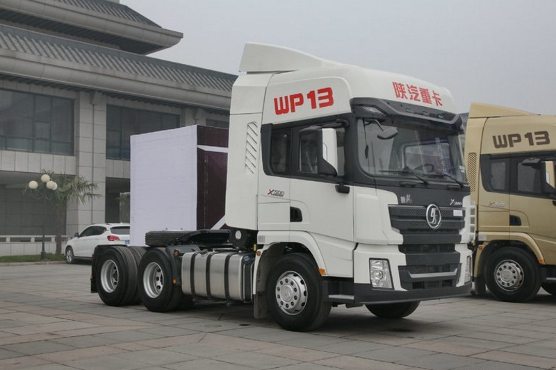 陜汽重卡 德龍X3000 輕量化版 500馬力 6X2 國(guó)五牽引車(chē)(后隨動(dòng))(SX42584Y323)
