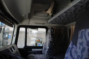 陜汽重卡 德龍F(tuán)3000 380馬力 6X4 國四LNG牽引車(SX4258NT384TL)