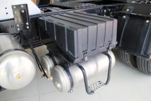 陜汽重卡 德龍F(tuán)3000 380馬力 6X4 國四LNG牽引車(SX4258NT384TL)