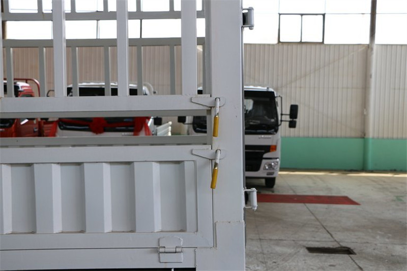 東風(fēng) 凱普特K6-L 141馬力 4.2米 國(guó)五單排倉柵載貨車(EQ5041CCY8BD2AC)