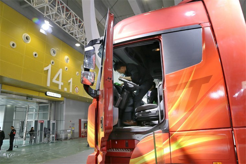 福田 歐曼EST 重卡 超級(jí)卡車 國(guó)五430馬力 4X2牽引車