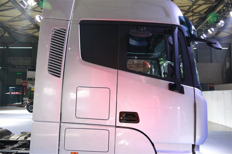 福田 歐曼EST-A重卡 超級(jí)卡車(chē) 490馬力  國(guó)五6X4牽引車(chē)(16檔)(BJ4269SNFKB-AC)