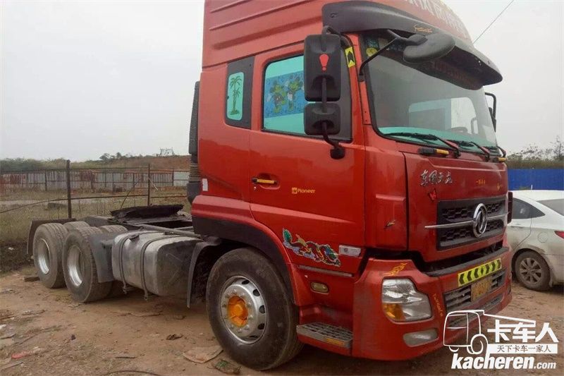 東風(fēng)商用車 天龍重卡 375馬力 6X2 國(guó)五天然氣牽引車(DFH4240A1)