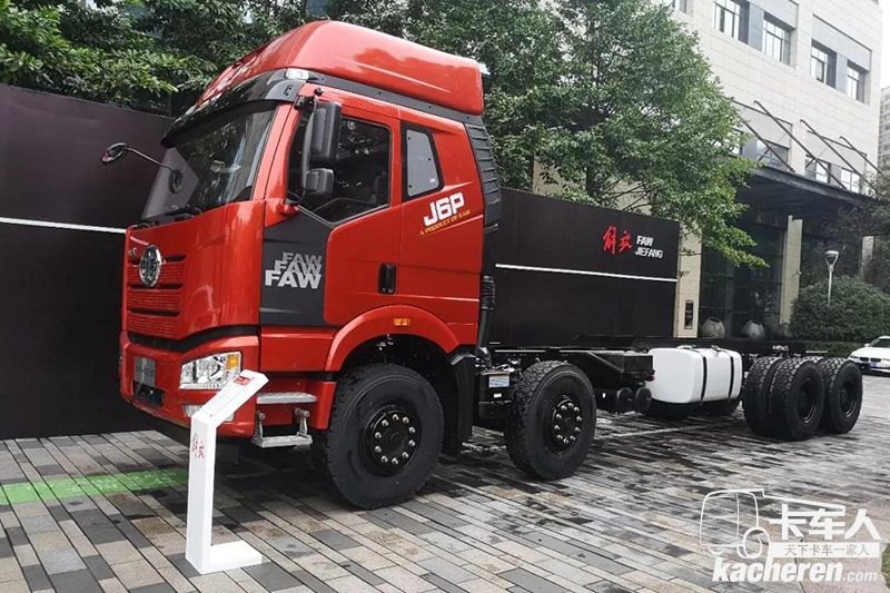解放 新J6 500馬力 8×4自卸車(chē)