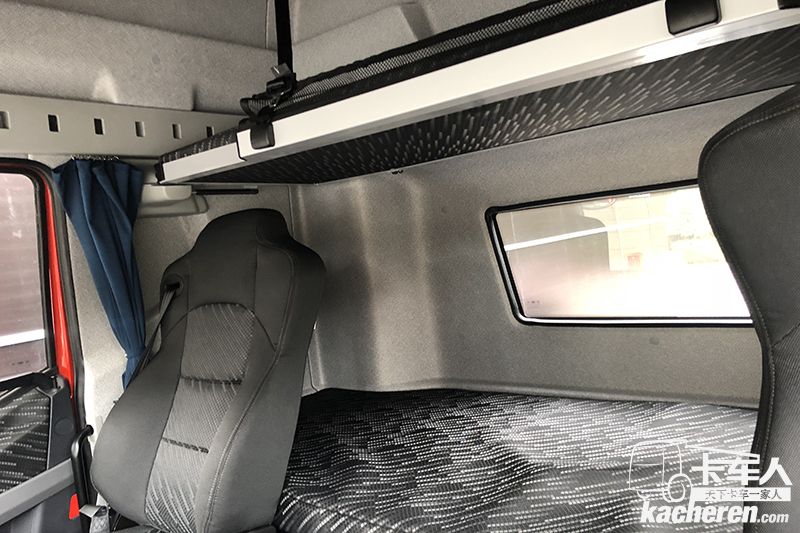 解放 新J6 500馬力 8×4自卸車(chē)