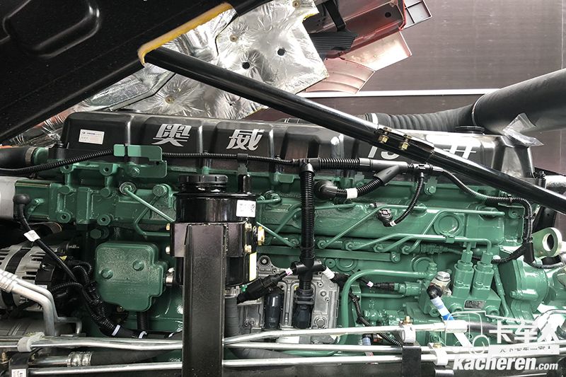 解放 新J6 500馬力 8×4自卸車(chē)