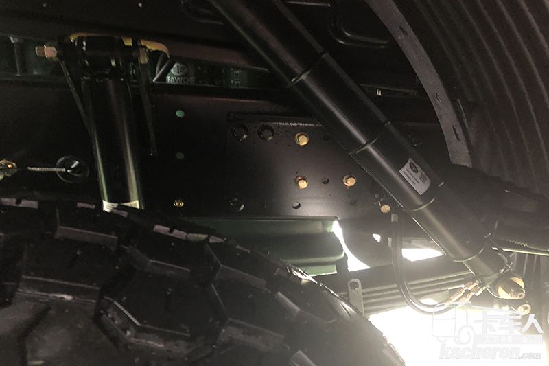 解放 新J6 500馬力 8×4自卸車(chē)