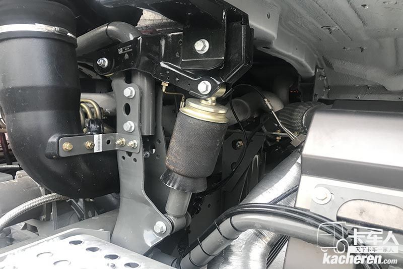 中國(guó)重汽 豪瀚N6G重卡 380馬力 8X4自卸車底盤(pán)