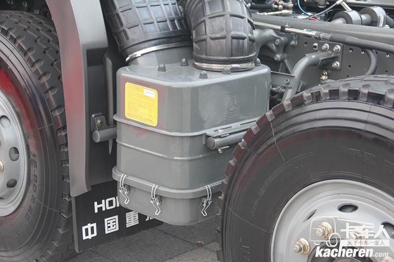 中國(guó)重汽 豪瀚N6G重卡 380馬力 8X4自卸車底盤(pán)