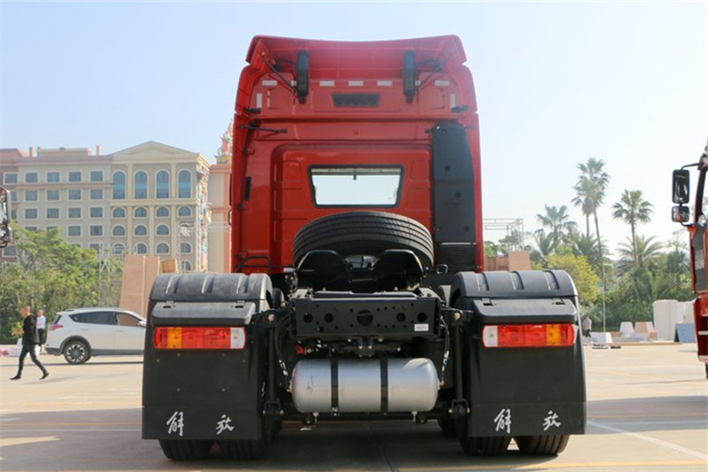 一汽解放 新J6P重卡 2020款領(lǐng)航版 460馬力 6X4 國六牽引車(國六)(CA4250P66K25T1E6)
