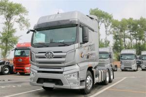 一汽解放 J7重卡 豪華版 550馬力 6X4 國五AMT自動(dòng)擋牽引車(CA4250P77K25T1E5)