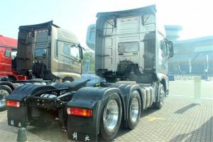 一汽解放 J7重卡 豪華型 550馬力 6X2R 國五AMT自動(dòng)擋牽引車(CA4250P77K25T2E5)