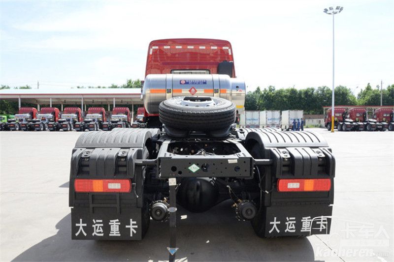 大運(yùn) 新N8E重卡 336馬力 6X4 國(guó)五LNG牽引車(CGC4253N52CA)