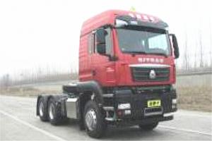 汕德卡牌ZZ4256V324MF1W型 國六危險(xiǎn)品牽引車