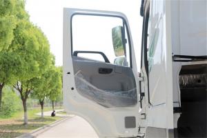 聯(lián)合卡車(chē) E370重卡 370馬力 6X4 國(guó)五LNG牽引車(chē)(QCC4252N654M)