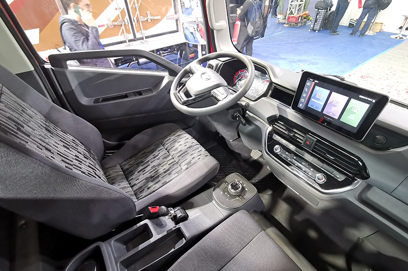 上汽躍進(jìn) C500-3 4×2 150馬力 國(guó)六 載貨車底盤（SH1043ZFDDWZ1）