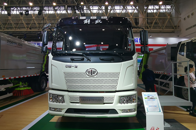 一汽解放 J6L 4×2 160kW 純電動車廂可卸式垃圾車（ZBH5180ZXXCABEV）