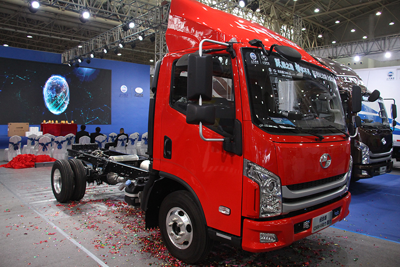 上汽躍進(jìn) C500-3 150馬力 4×2 國(guó)六 載貨車底盤（SH1043ZFDDWZ1）