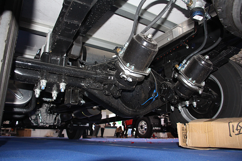 上汽躍進 C500-33 156馬力 4×2 國五 冷藏車 紀念版