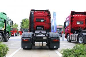 陜汽重卡 德龍X6000 500馬力 6X2 國五AMT自動擋牽引車(中提升)(SX4250GC3)