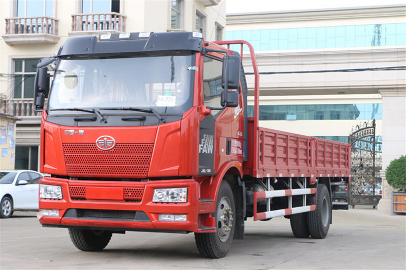 一汽解放 J6L中卡 2019款 180馬力 4X2 6.75米 國(guó)五欄板載貨車(chē)(CA1180P62K1L4E5)