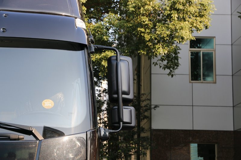 一汽解放 新J6P重卡 460馬力 4X2 國(guó)五自動(dòng)擋牽引車(chē)(AMT手自一體)(CA4180P66K24E5)