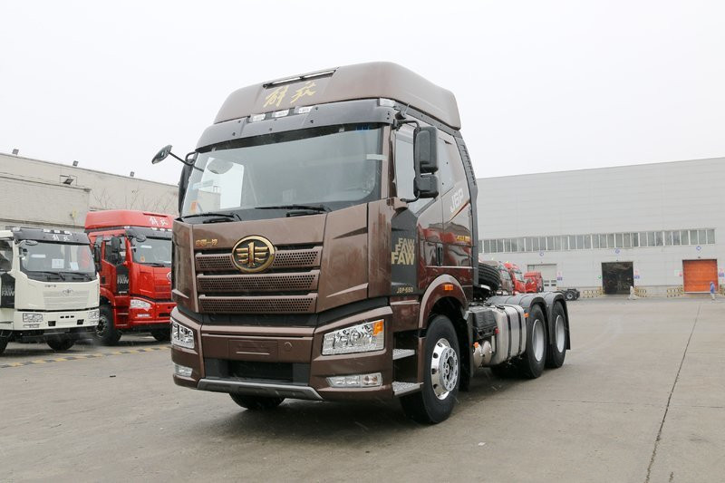 一汽解放 新J6P重卡 領(lǐng)航版 四季款 550馬力 6X4 國(guó)五牽引車(CA4250P66K25T1A1E5)