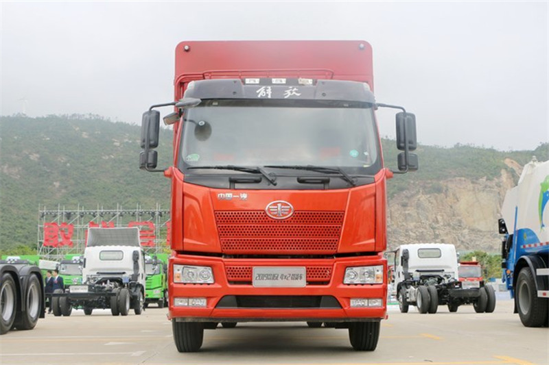 一汽解放 J6L中卡 2019款 240馬力 6X2 9.7米 國五倉柵式載貨車(CA5250CCYP62K1L8T3E5)