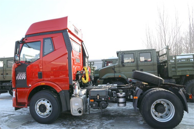 一汽解放 J6M重卡 320馬力 4X2 國(guó)五牽引車(chē)(CA4180P63K1A1E5)
