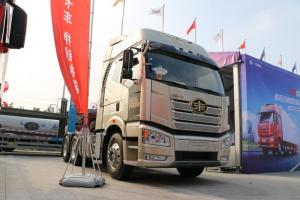 一汽解放 新J6P重卡 榮耀版 550馬力 6X4 國(guó)五牽引車(chē)(CA4250P66K24T1A4E5)
