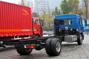 一汽解放青汽 龍V中卡 180馬力 4X2 6.7米 國五載貨車底盤(CA1168PK2L2E5A80)
