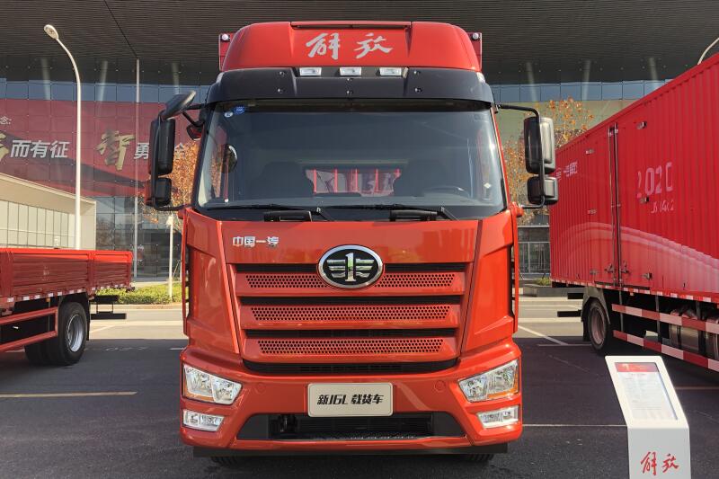 一汽解放 新J6L 220馬力 4X2 國(guó)五 6.8米廂式載貨車(CA5180XXYP62K1L4E5) 