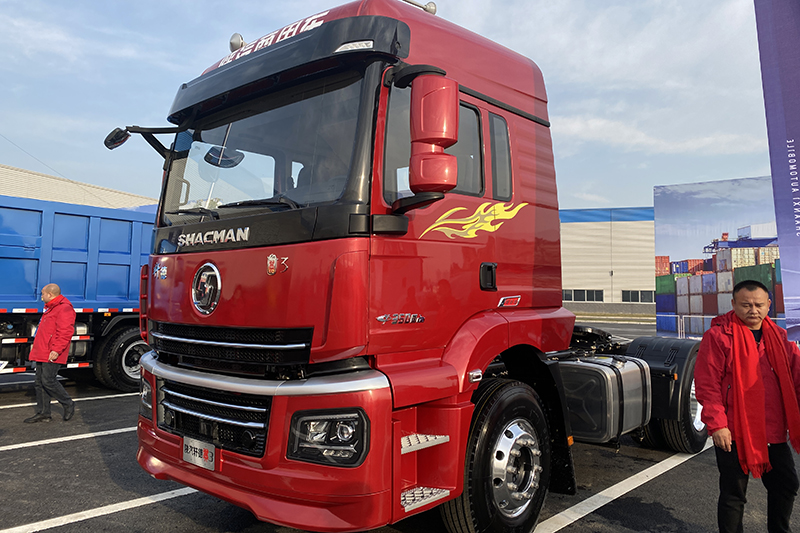 陜汽商用車 軒德翼3 350馬力 4×2 國(guó)六 港口運(yùn)輸牽引車 