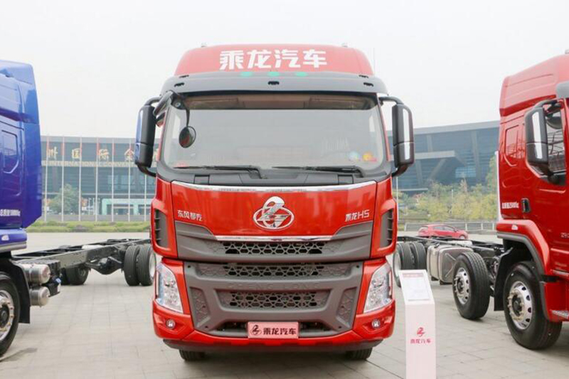 東風(fēng)柳汽 乘龍H5 220馬力 4X2 國五 6.8米倉柵式載貨車(高頂雙臥)(LZ5182CCYM3AB)