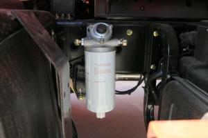 東風(fēng)商用車 天錦中卡 180馬力 4X2 6.75米 國五倉柵式載貨車(DFH5180CCYBX3JV)