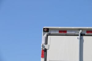 東風(fēng)商用車 天錦中卡 180馬力 4X2 7.7米 國五廂式載貨車(DFH5160XXYBX2JV)