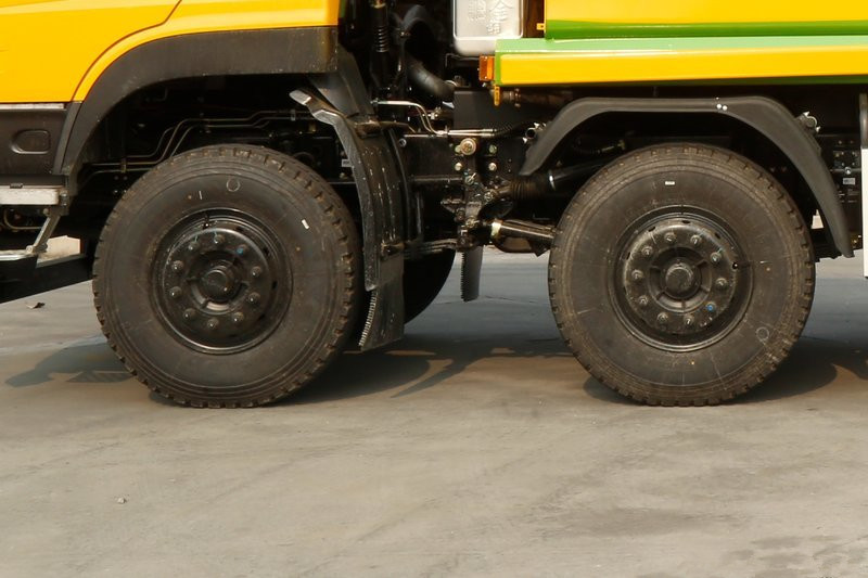 東風(fēng)商用車(chē) 天龍KC重卡 385馬力 8X4 7.6米 國(guó)五自卸車(chē)(9T前橋)(DFH3310A7)