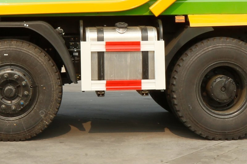 東風(fēng)商用車(chē) 天龍KC重卡 385馬力 8X4 7.6米 國(guó)五自卸車(chē)(9T前橋)(DFH3310A7)