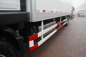 中國(guó)重汽 汕德卡SITRAK C5H重卡 310馬力 9.6米廂式 國(guó)五載貨車(chē)(ZZ5186XXYN711GE1)