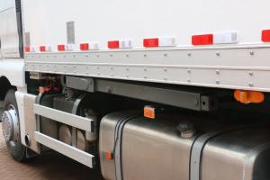 中國重汽 汕德卡SITRAK C7H重卡 480馬力 6X2 國五中置軸貨運(yùn)車(ZZ5266ZKXV603HE1)