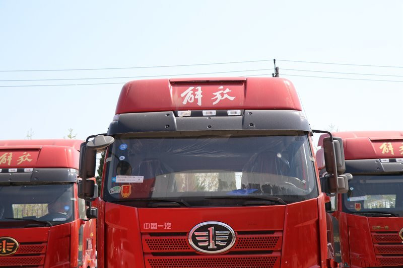 一汽解放 新J6P重卡 質惠版 運煤款 380馬力 6X4 國六 牽引車(CA4250P66K25T1E6)