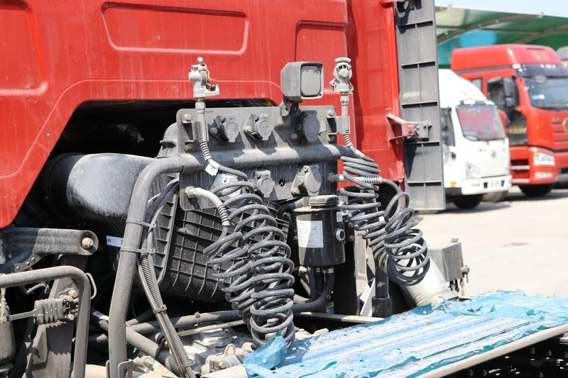 一汽解放 新J6P重卡 質惠版 運煤款 380馬力 6X4 國六 牽引車(CA4250P66K25T1E6)