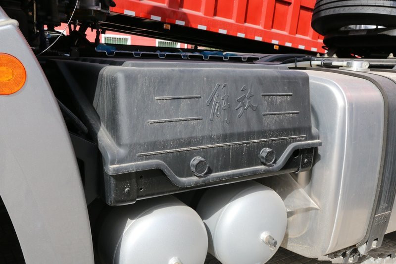 一汽解放 J7重卡 四季款 550馬力 6X4 國(guó)五 牽引車(chē)(12擋)(CA4250P77K25T1E5)
