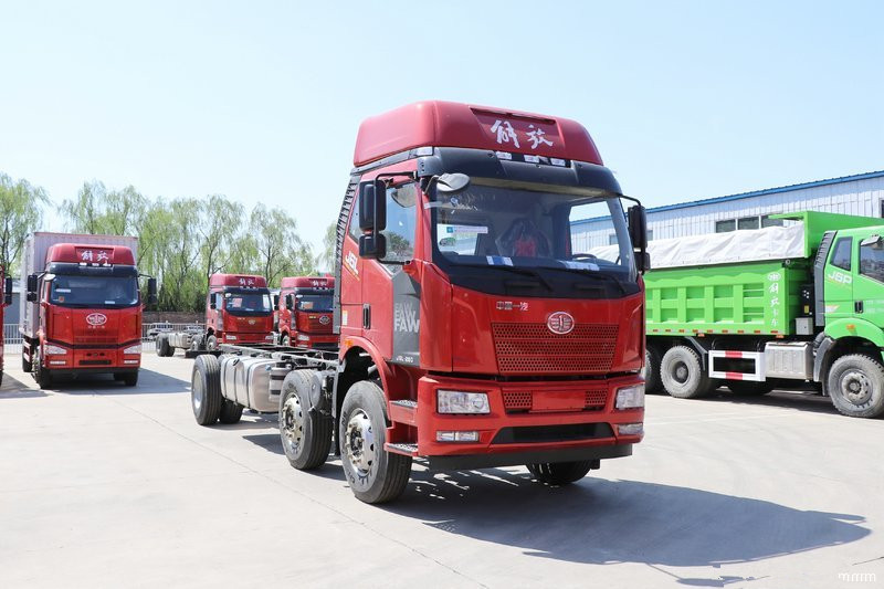  一汽解放 J6L重卡 質(zhì)惠版 260馬力 6X2 7.2米 國(guó)六 廂式載貨車(chē)(CA5250XXYP62K1L5T3E6) 