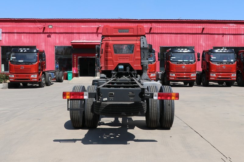  一汽解放 J6L重卡 質(zhì)惠版 260馬力 6X2 7.2米 國(guó)六 廂式載貨車(chē)(CA5250XXYP62K1L5T3E6) 