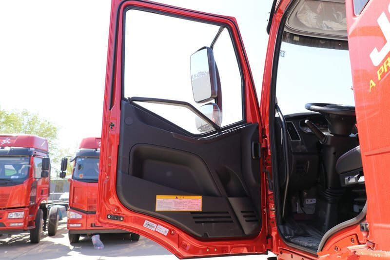  一汽解放 J6L重卡 質(zhì)惠版 260馬力 6X2 7.2米 國(guó)六 廂式載貨車(chē)(CA5250XXYP62K1L5T3E6) 