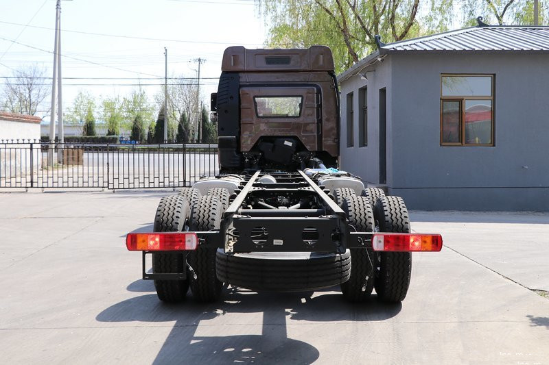 一汽解放 新J6P重卡 質(zhì)惠版 460馬力 8X4 9.4米 國(guó)六 欄板載貨車(chē)(CA1310P66K24L7T4E6)