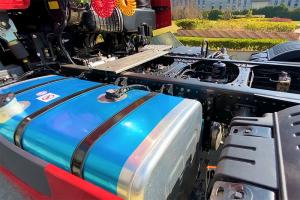 一汽凌源 滬尊S200 舒適版 500馬力 6×4 國(guó)五牽引車（CAL4253C4F4E5）
